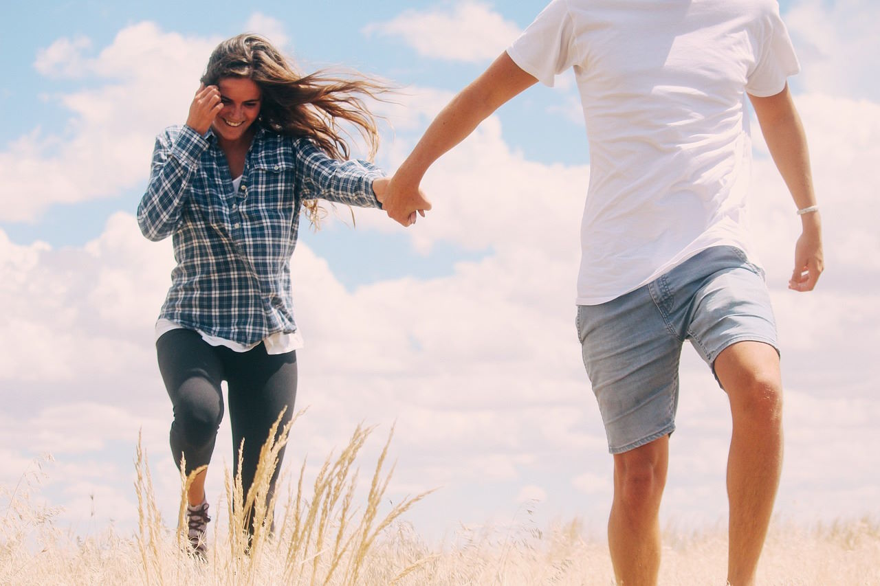 Faire des rencontres amoureuses et amicales dans les DOM TOM